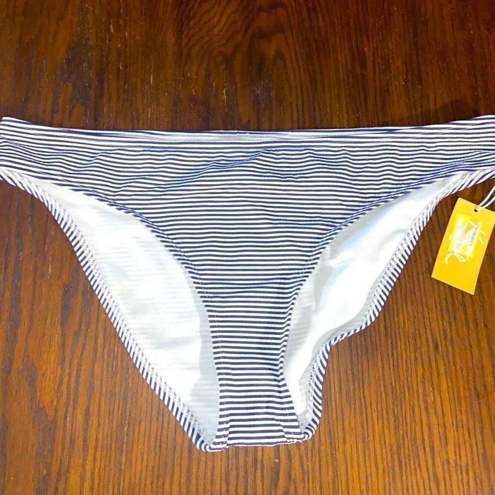 Woman’s NWT Kona sol bikini bottoms